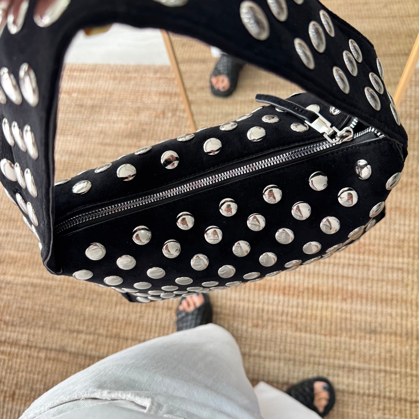 Bolso negro con Tachuelas plateadas