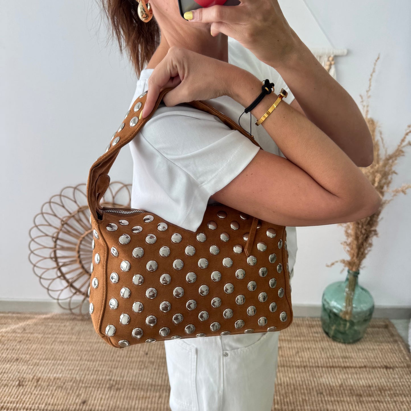 Bolso camel con Tachuelas plateadas