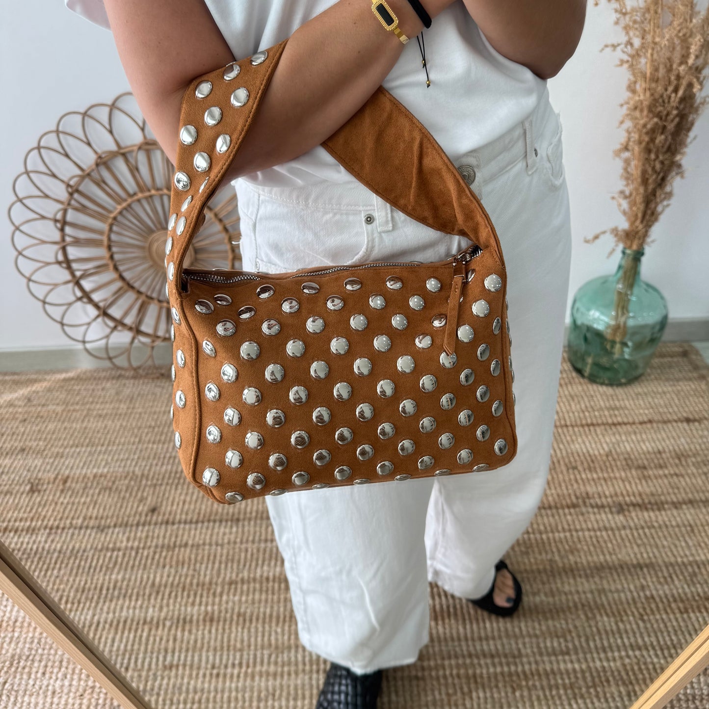 Bolso camel con Tachuelas plateadas