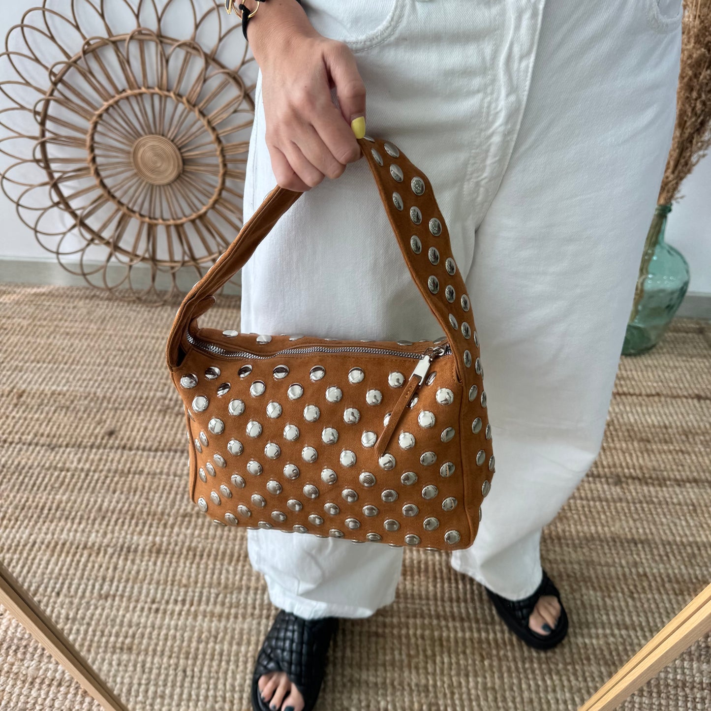 Bolso camel con Tachuelas plateadas