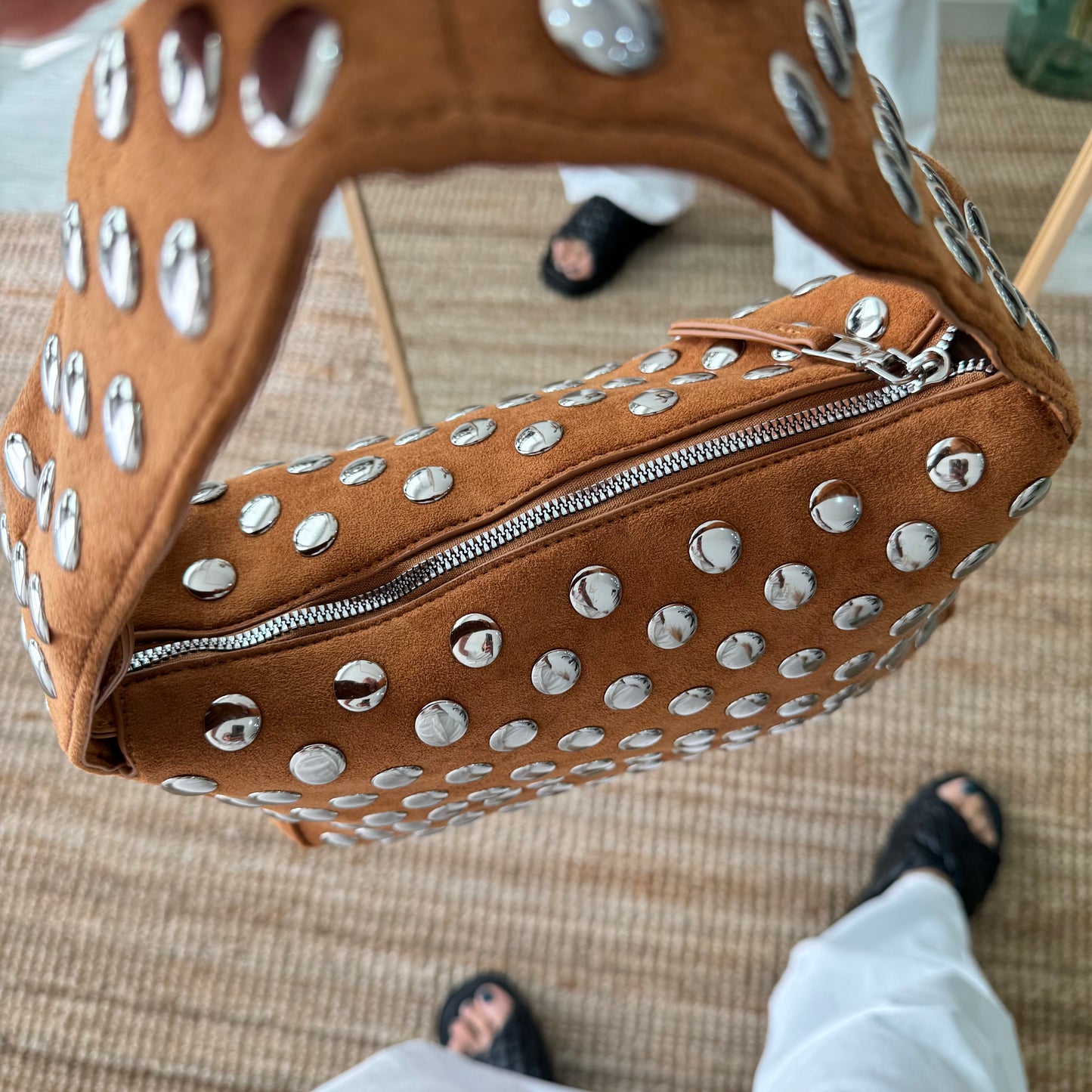 Bolso camel con Tachuelas plateadas
