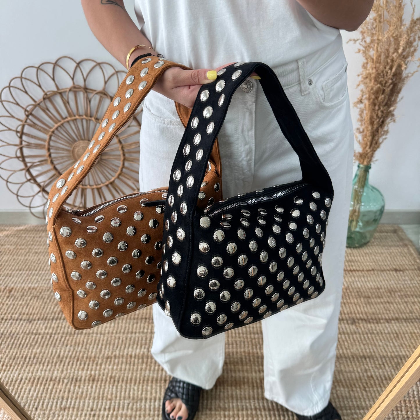 Bolso camel con Tachuelas plateadas