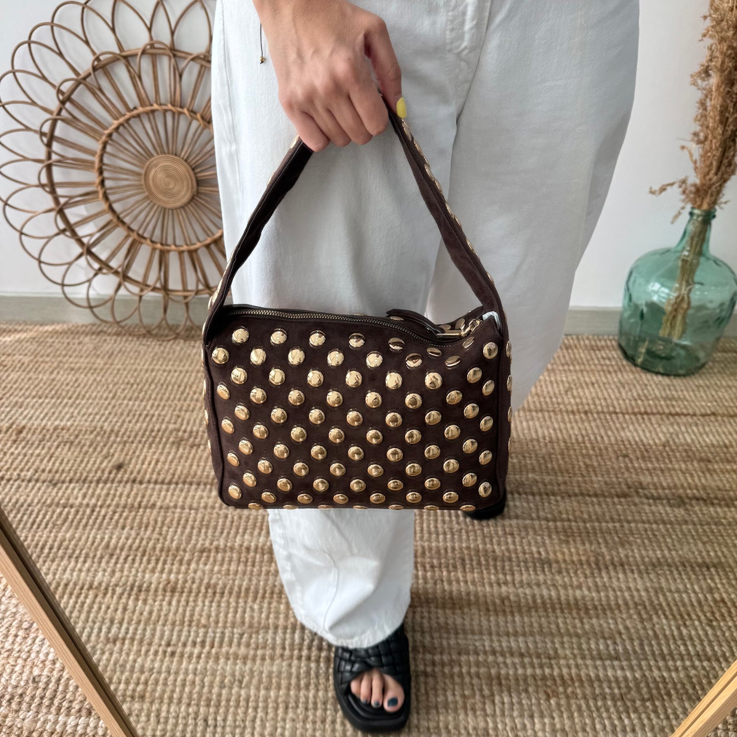 Bolso marrón con Tachuelas Doradas