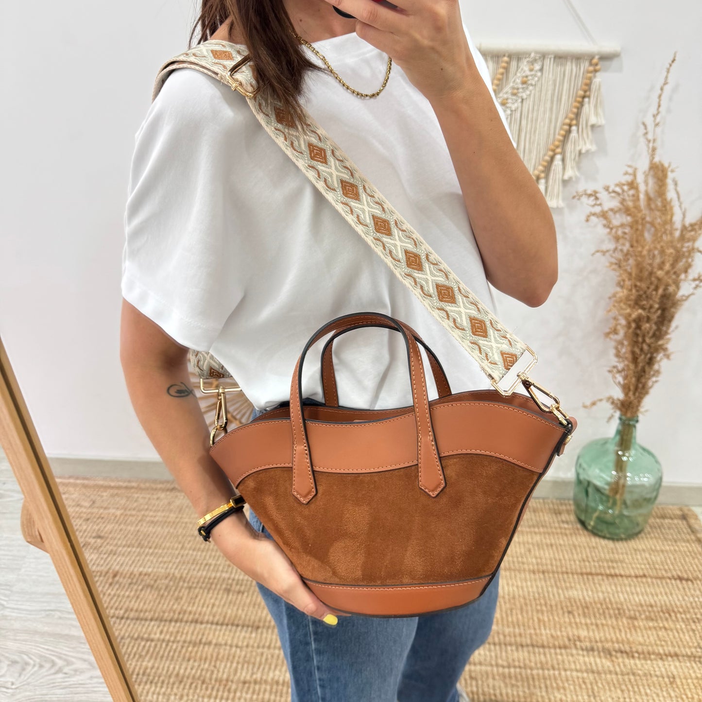 Mini Tote estructurado en piel y serraje camel