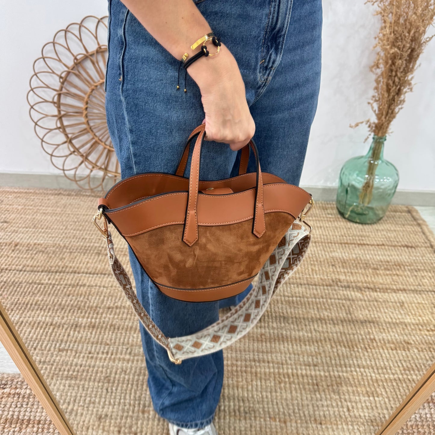 Mini Tote estructurado en piel y serraje camel