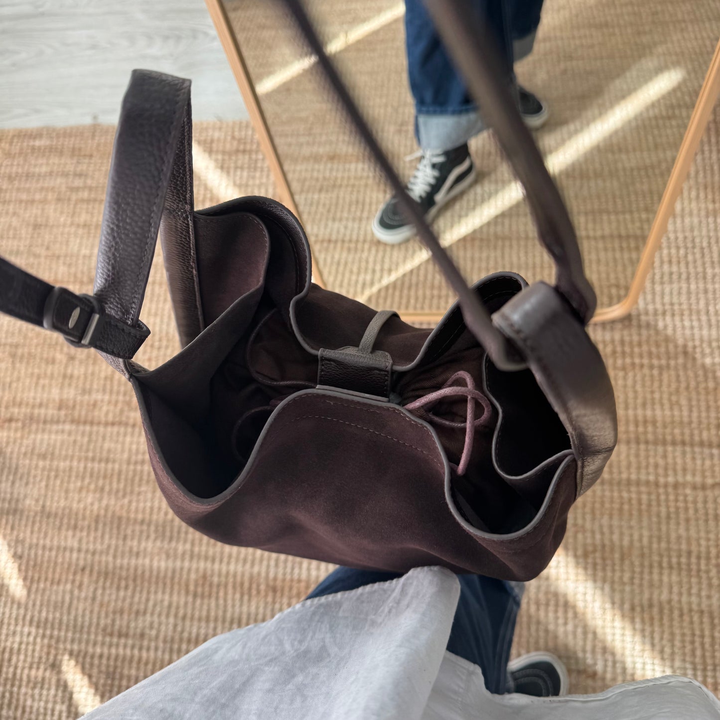 Bolso saco piel y serraje marrón chocolate