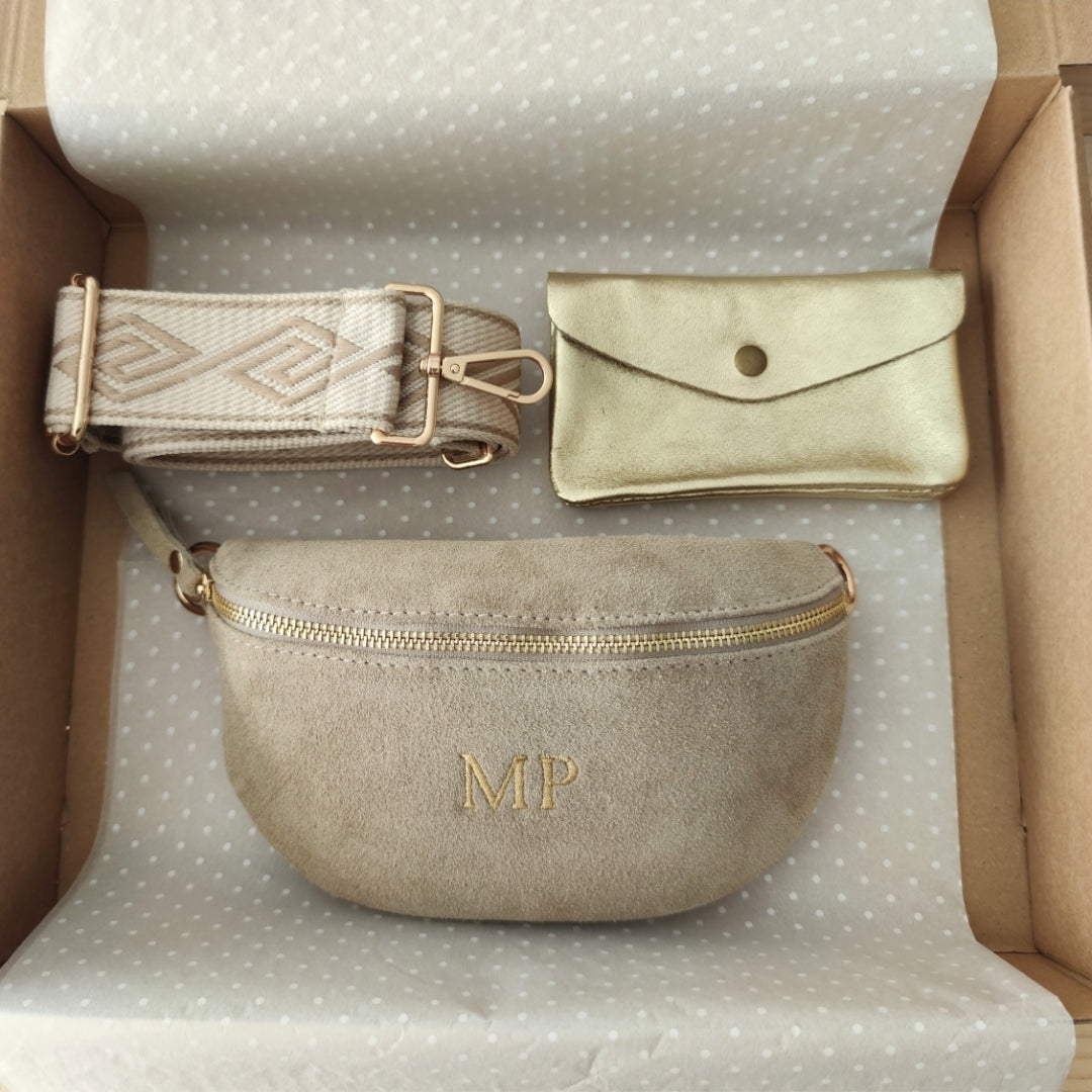 PACK REGALO RIÑONERA ANTE BEIGE PERSONALIZADA