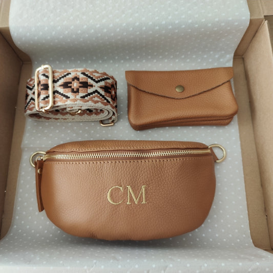 PACK REGALO RIÑONERA PIEL CAMEL PERSONALIZADA