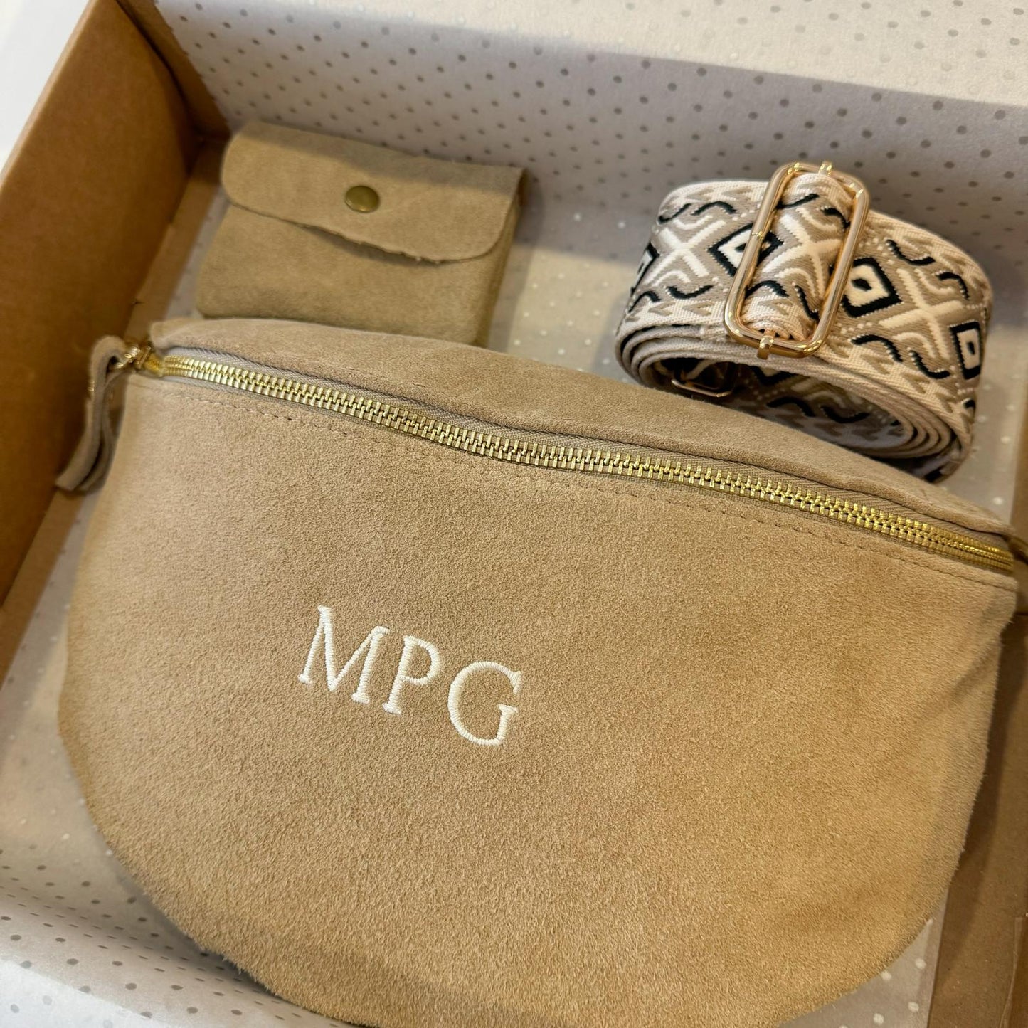 Pack regalo riñonera grande beige personalizada