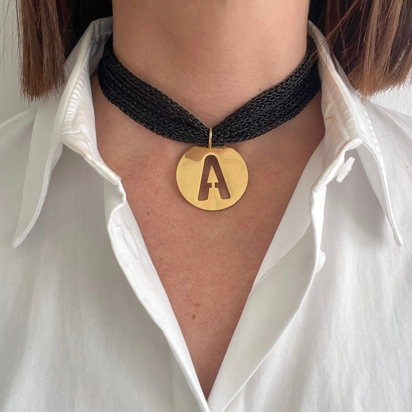 COLLAR INICIAL CON MALLA METALIZADA