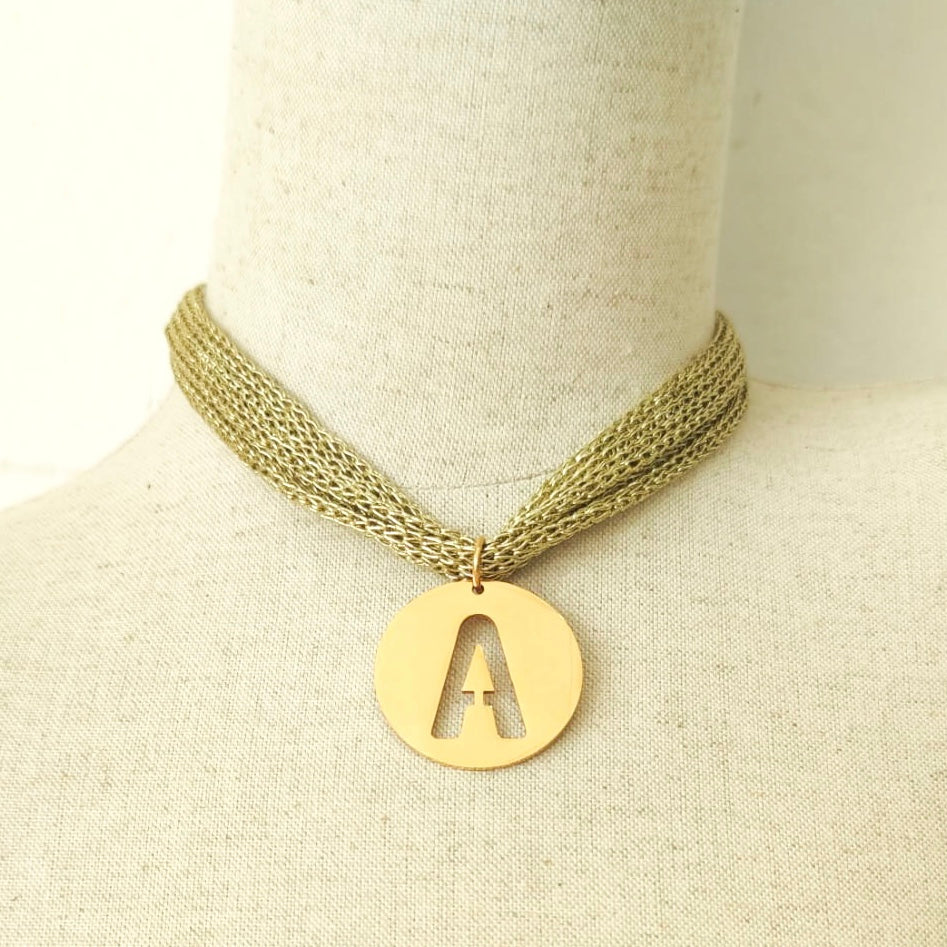 COLLAR INICIAL CON MALLA METALIZADA