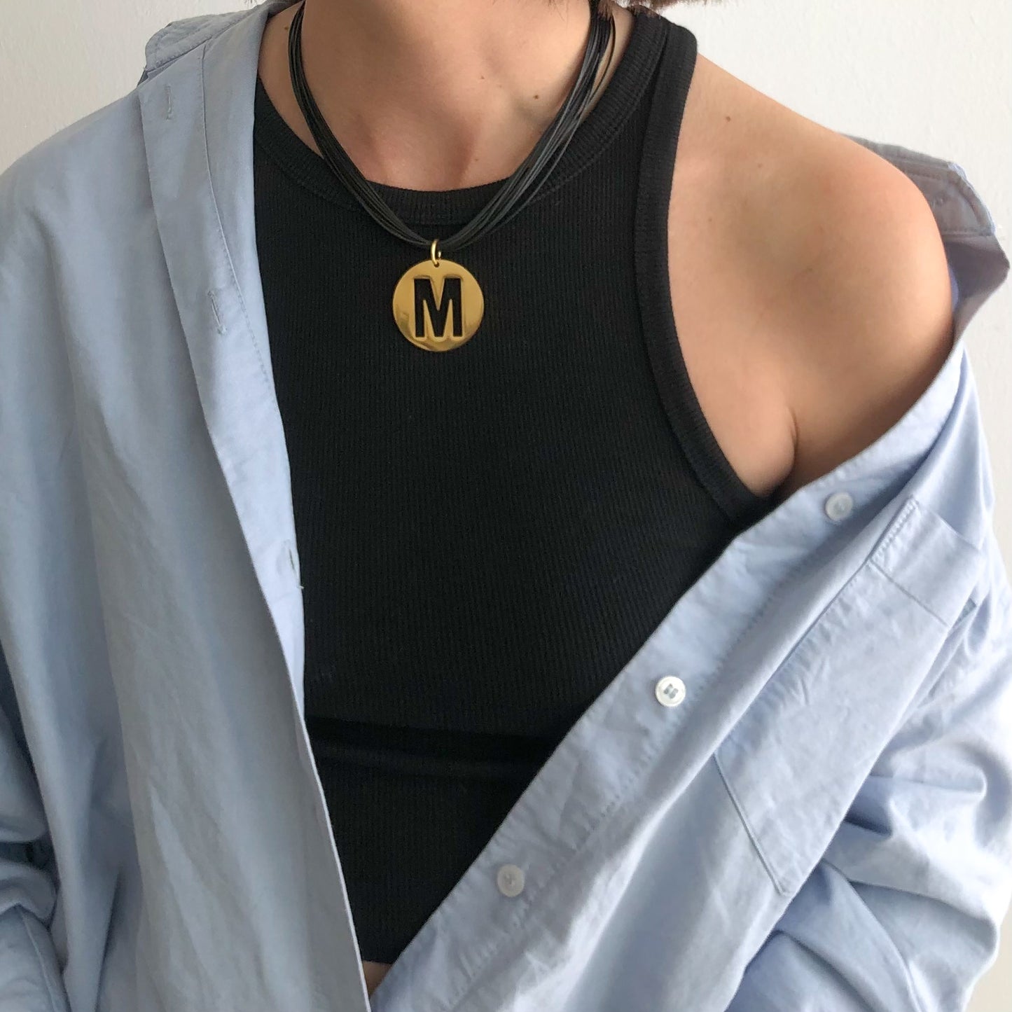 Collar cordones finos inicial metalizada