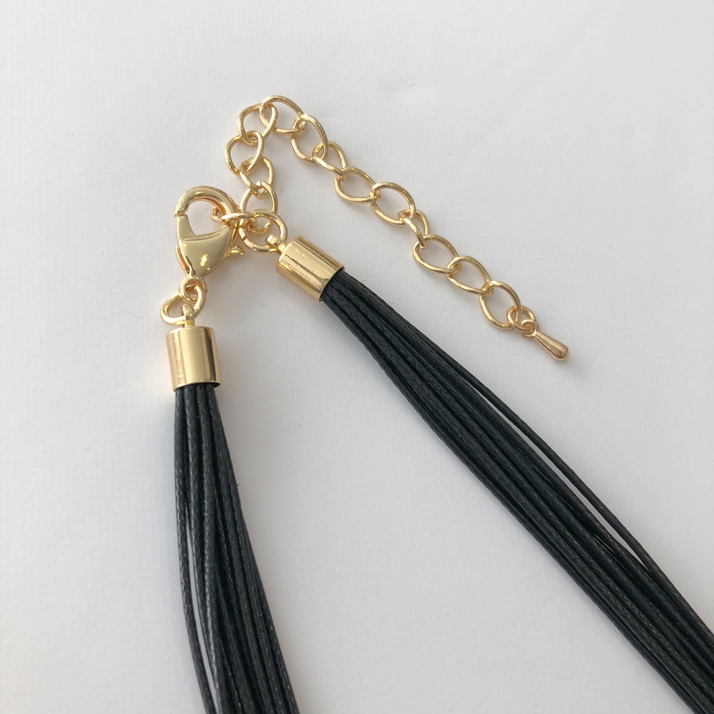 Collar cordones finos inicial metalizada