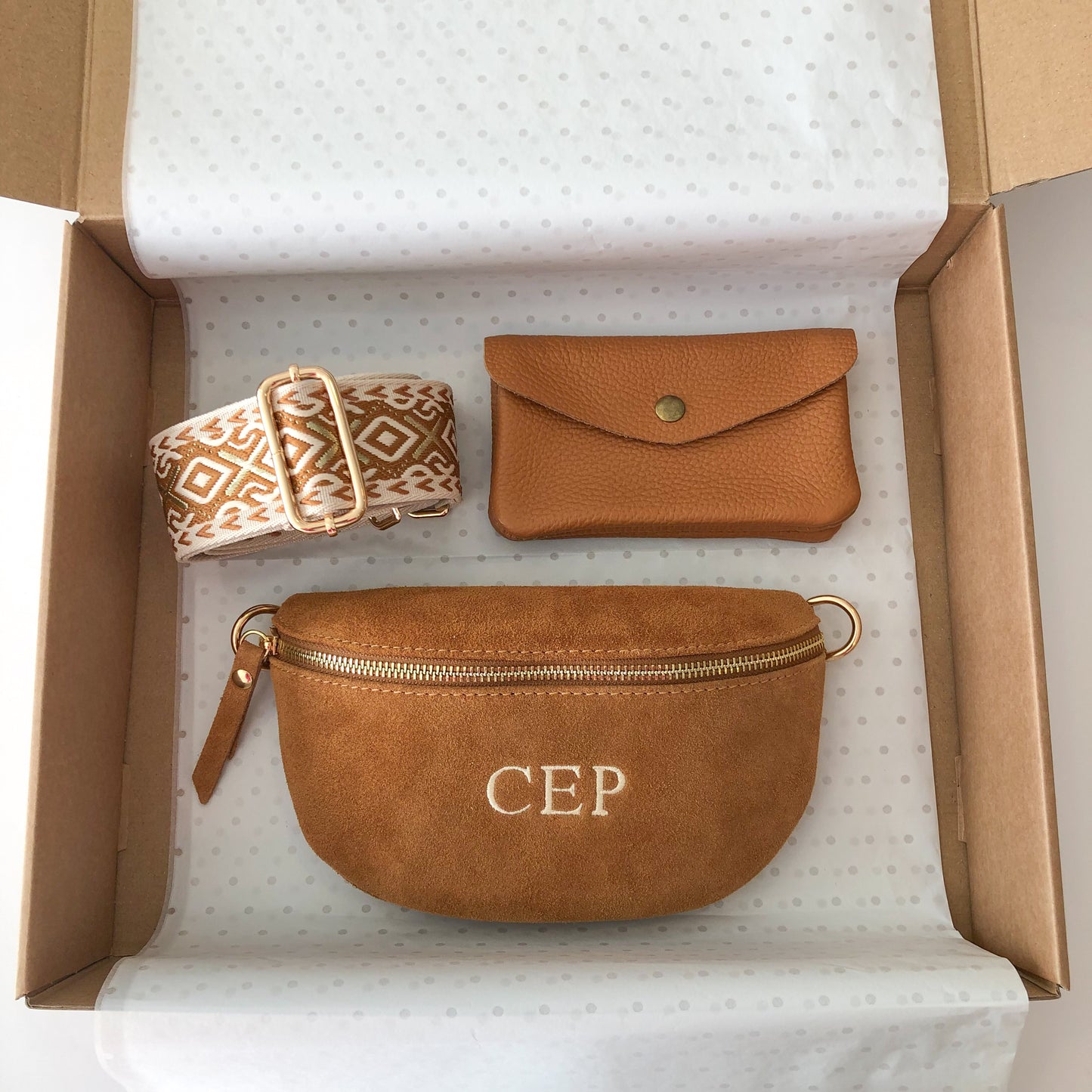 PACK REGALO RIÑONERA ANTE CAMEL PERSONALIZADA