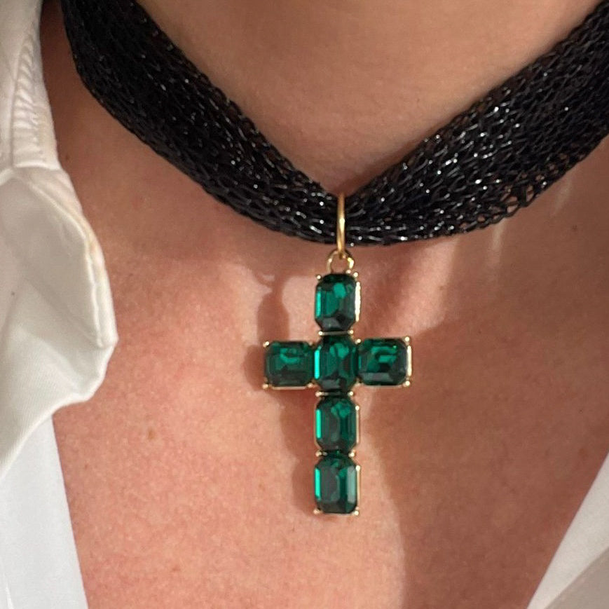 COLLAR CRUZ CON MALLA METALIZADA