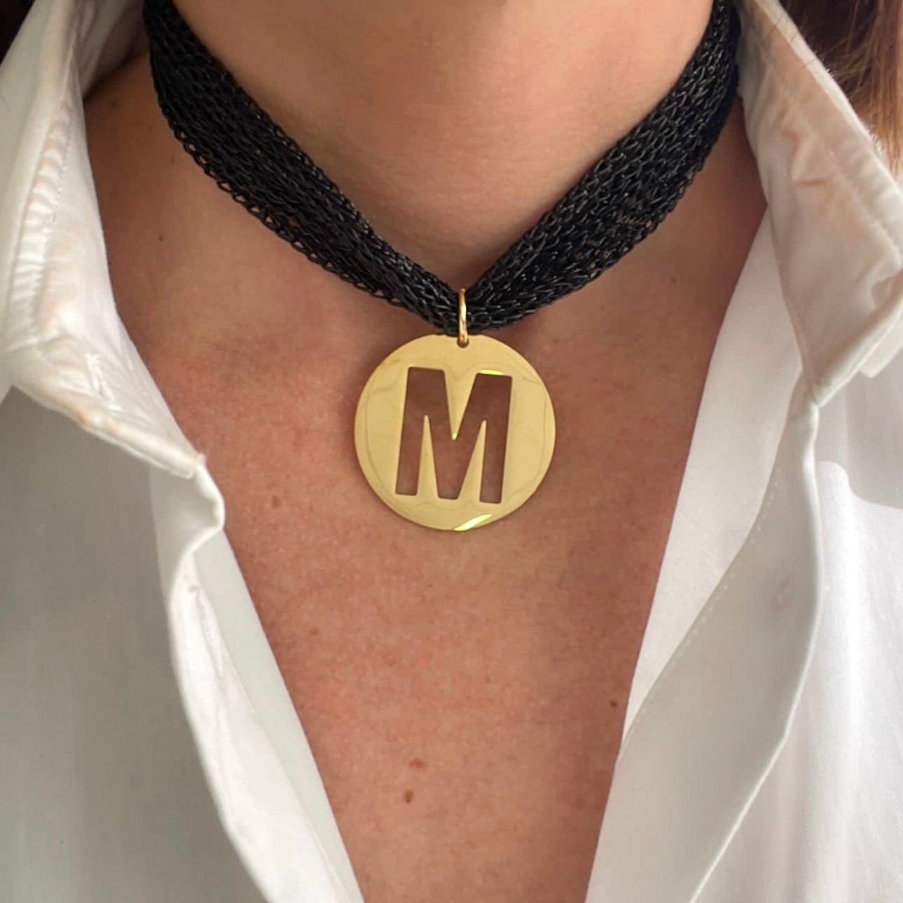 COLLAR INICIAL CON MALLA METALIZADA