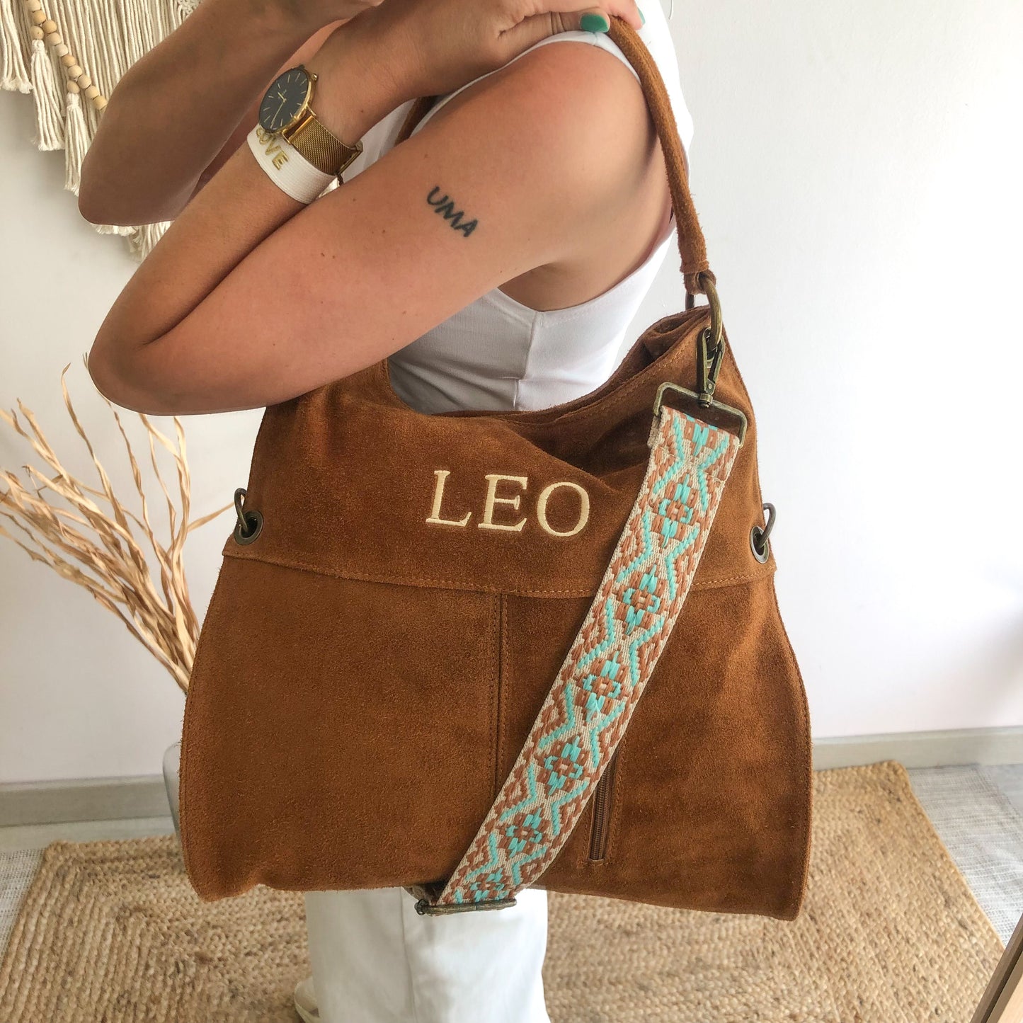 Bolso ante camel cremalllera iniciales bordadas