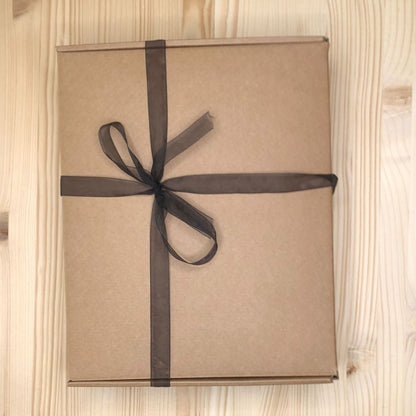 Pack regalo bufanda y gorra beige personalizadas