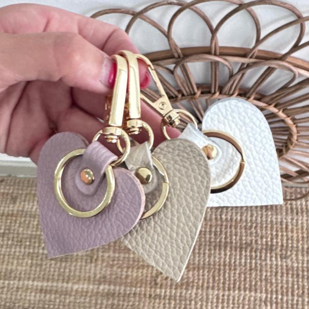 1 LLAVERO PIEL CORAZÓN