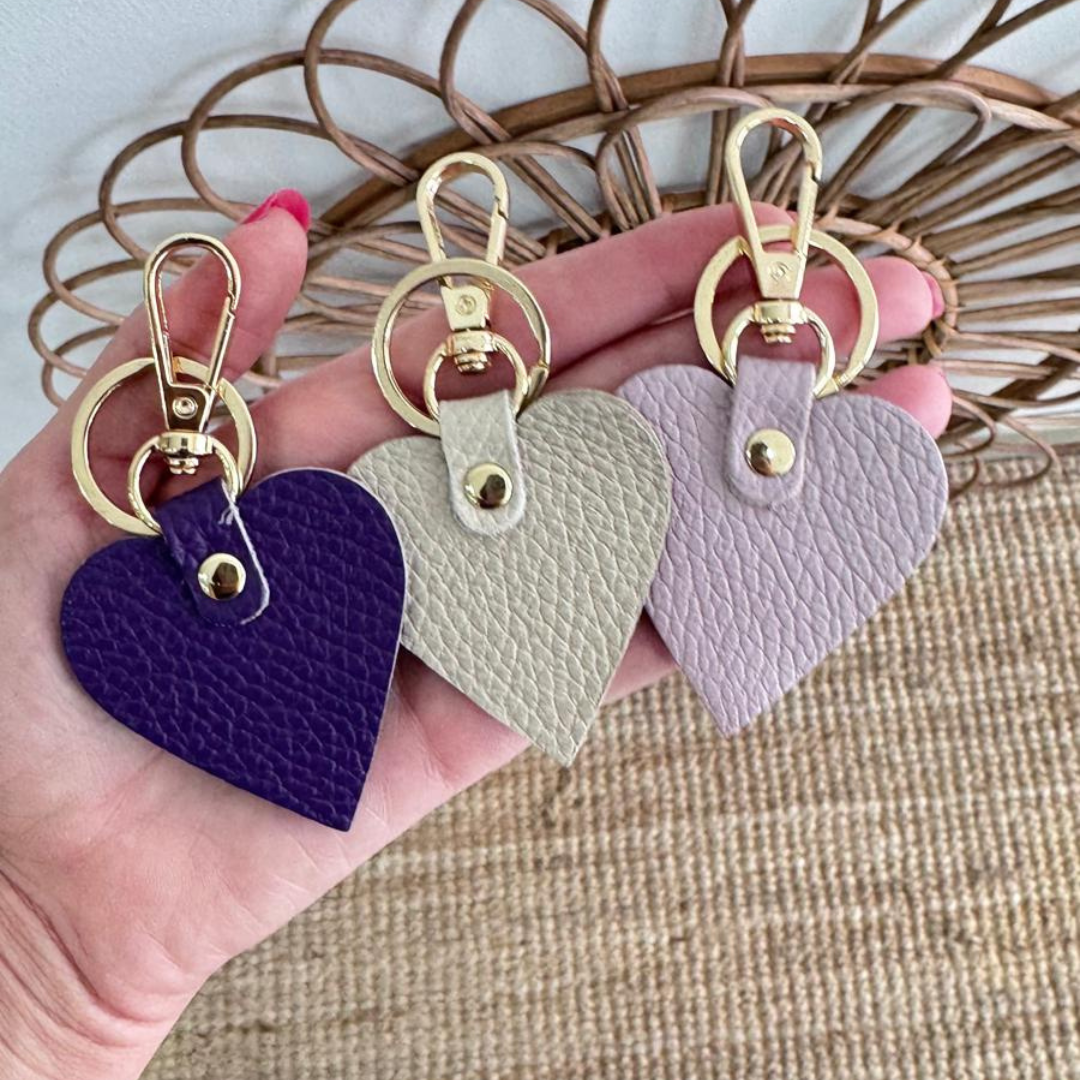 1 LLAVERO PIEL CORAZÓN