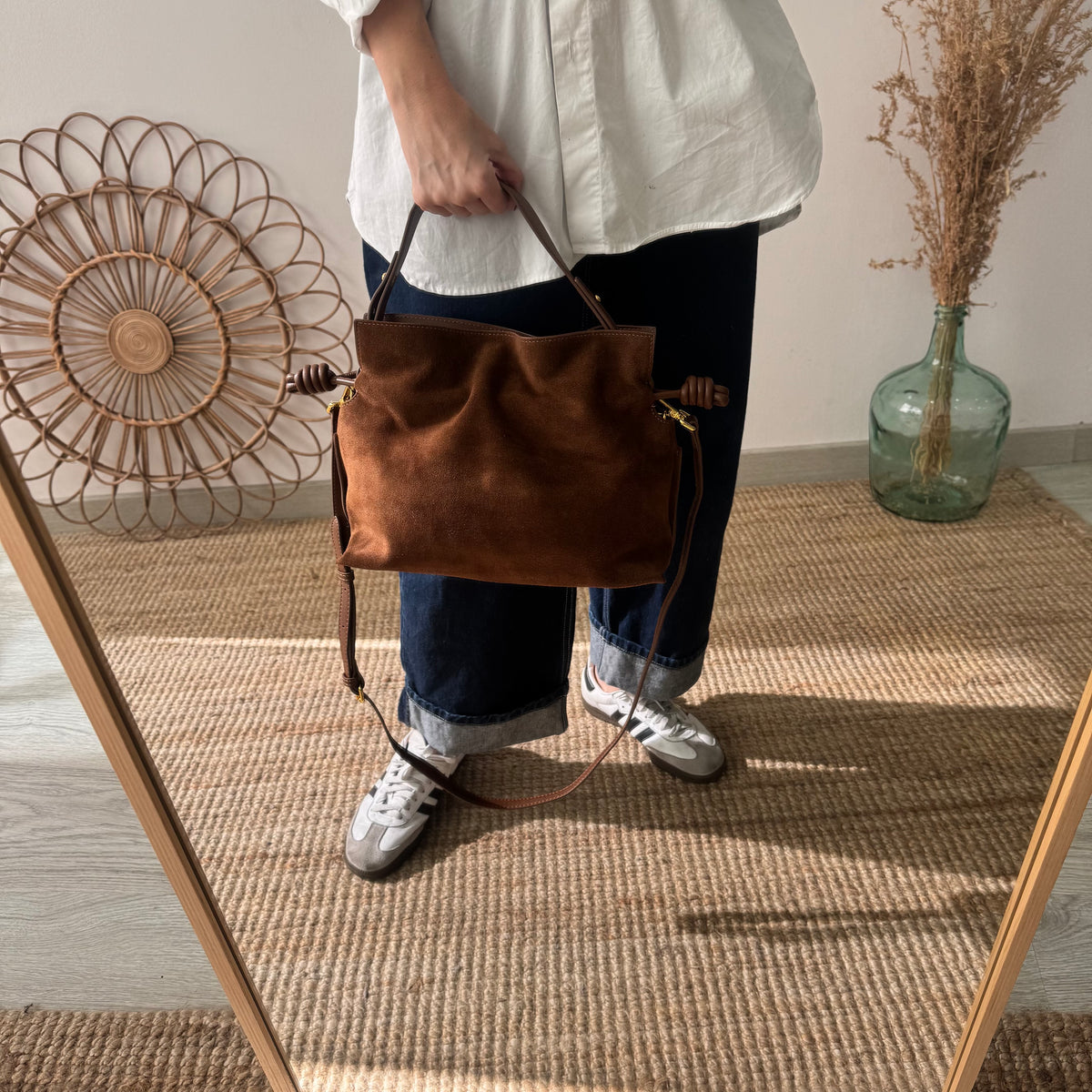 Bolso fruncido ante y piel marrón
