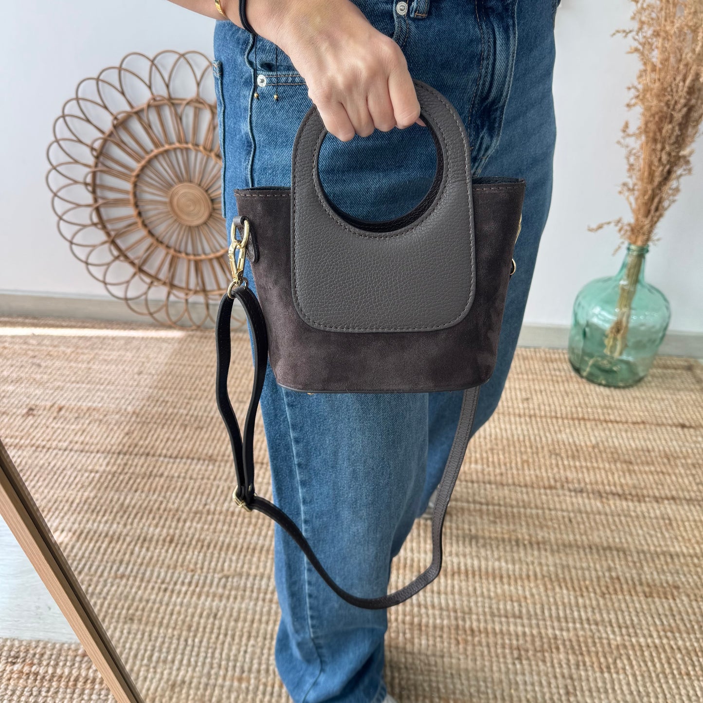 Mini Tote circular en piel y serraje marrón