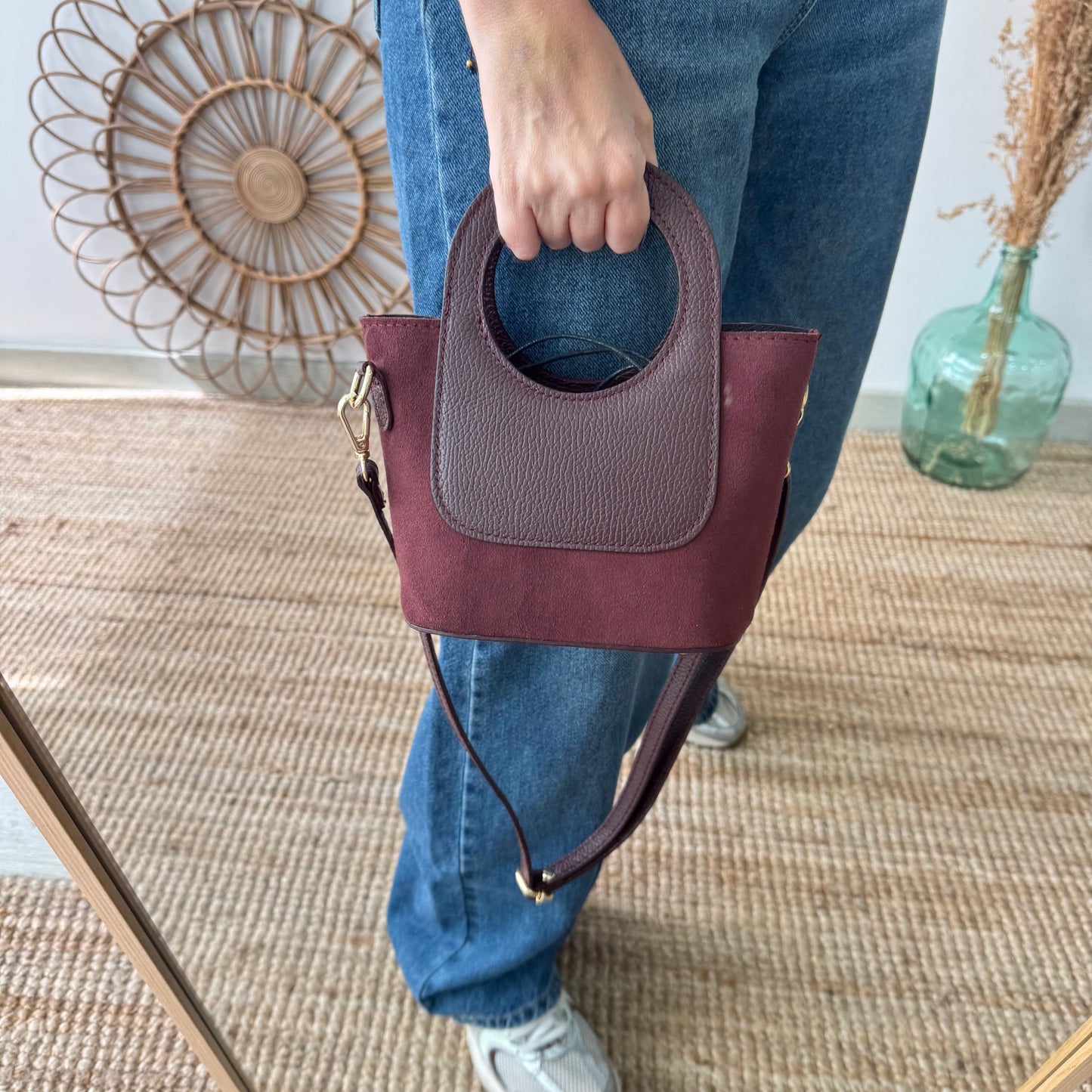Mini Tote circular en piel y serraje granate