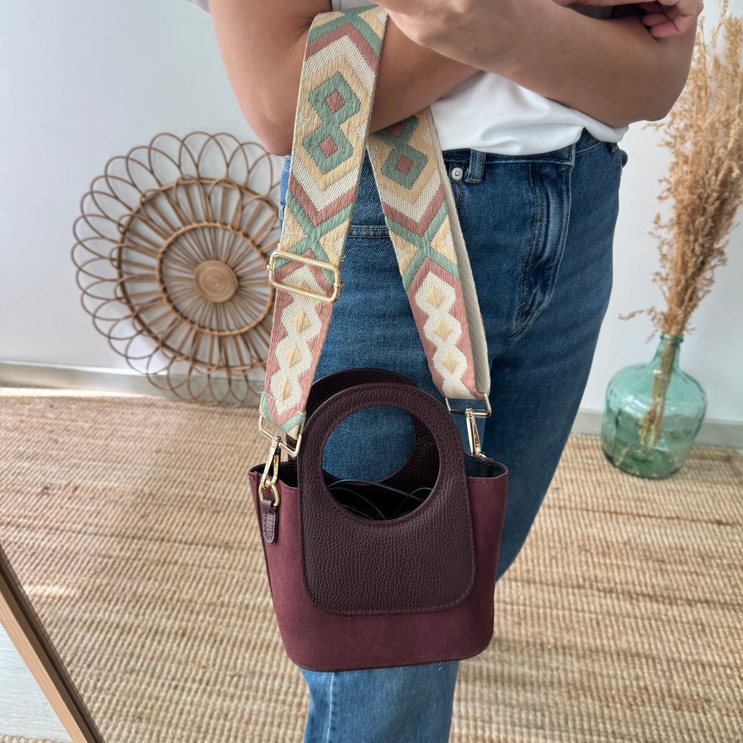 Mini Tote circular en piel y serraje granate