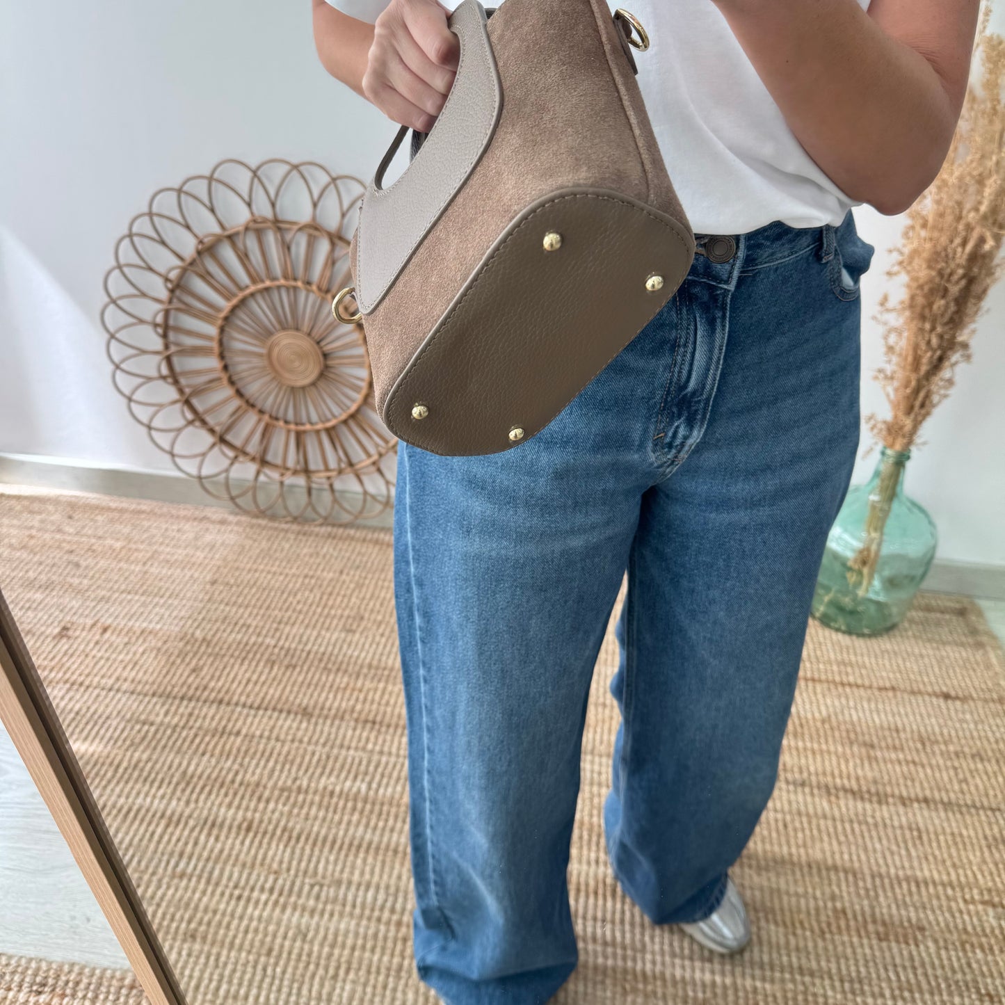 Mini Tote circular en piel y serraje taupe
