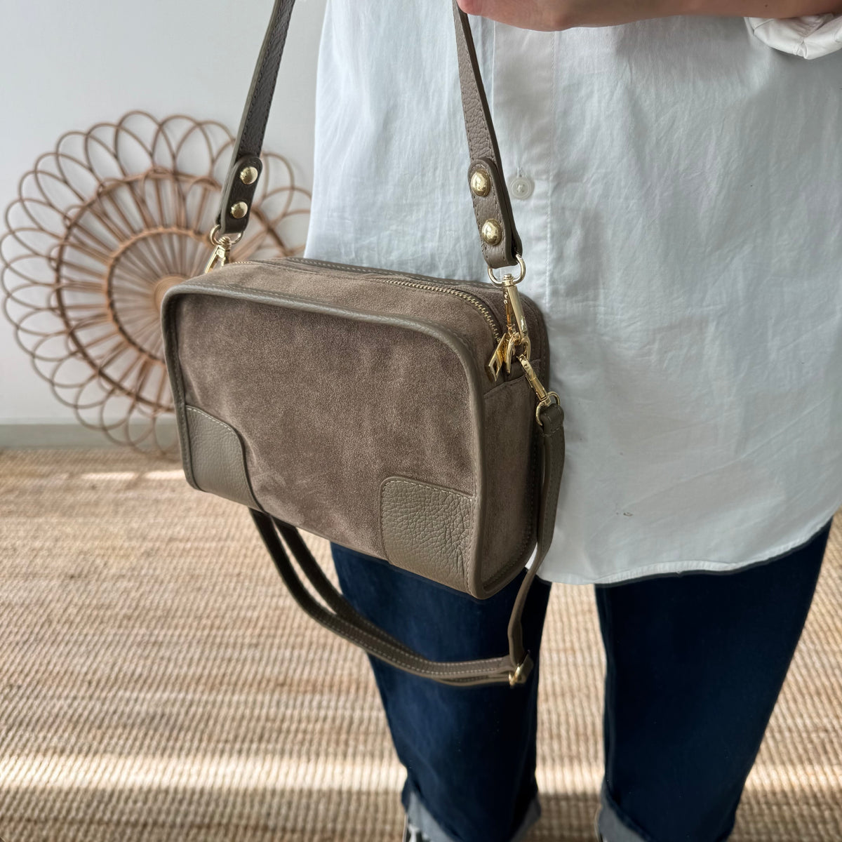 Bolso baúl serraje y piel taupe monocolor