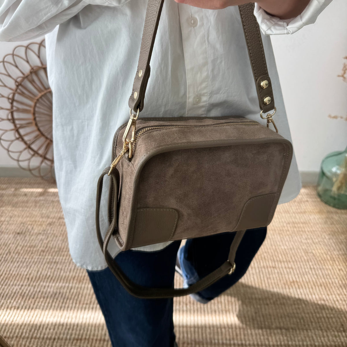 Bolso baúl serraje y piel taupe monocolor