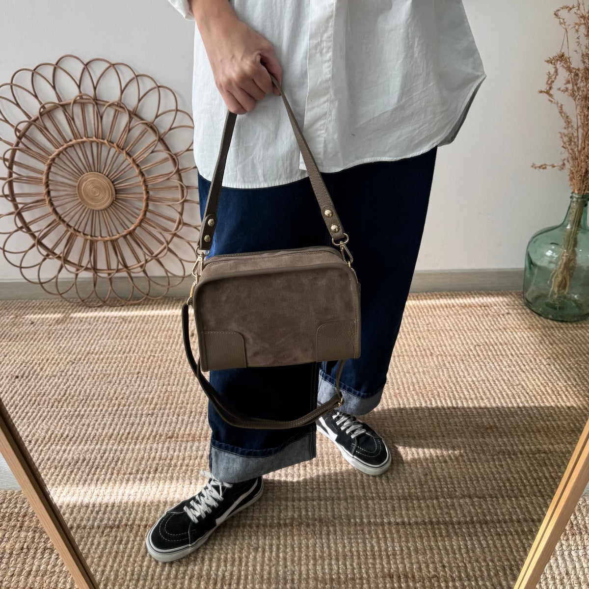 Bolso baúl serraje y piel taupe monocolor