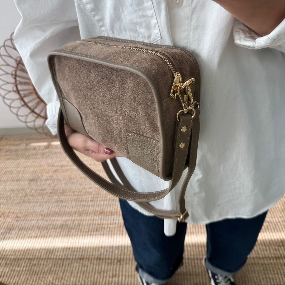 Bolso baúl serraje y piel taupe monocolor