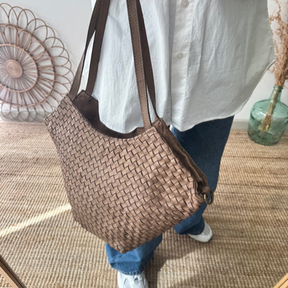 Bolso trapecio piel lavada taupe