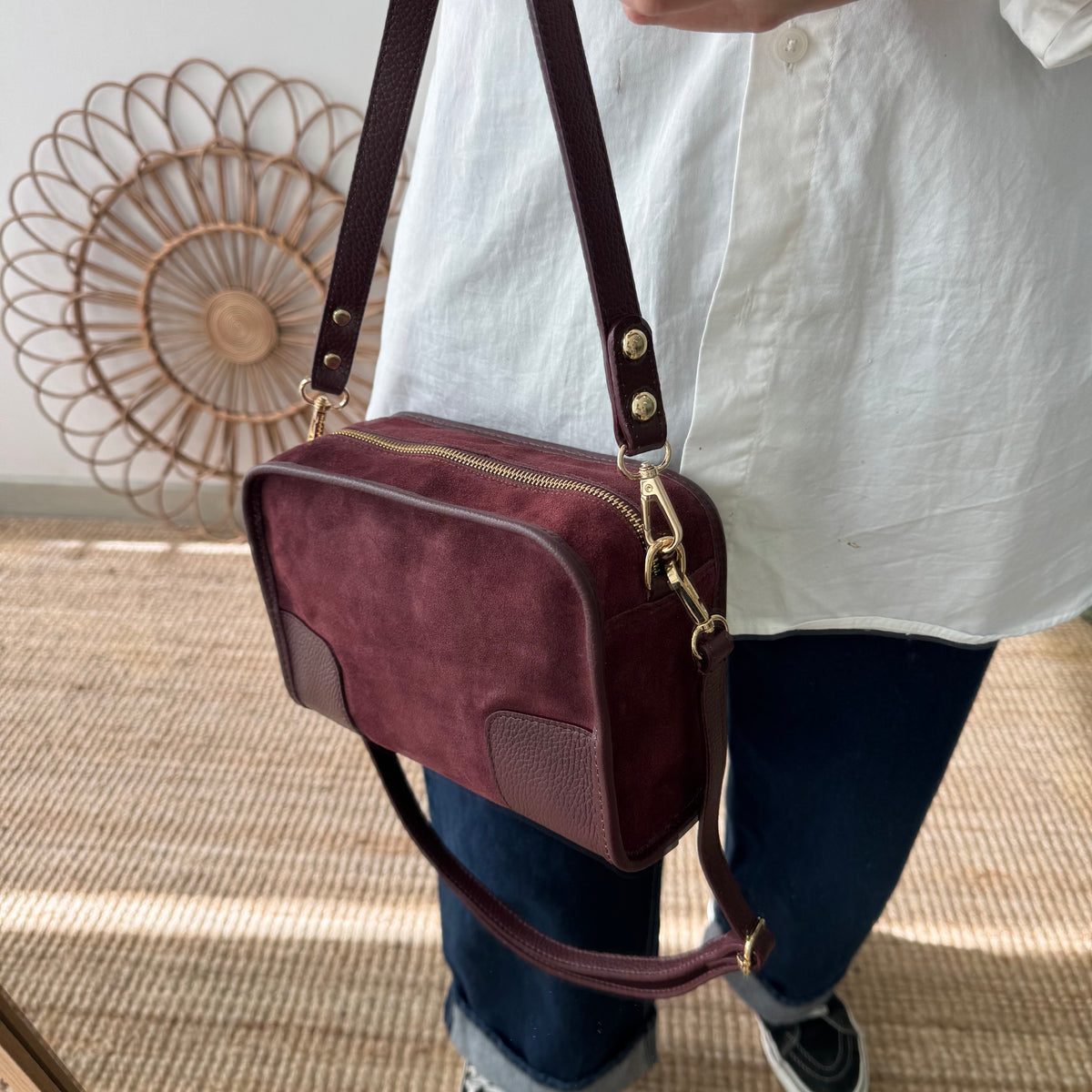 Bolso baúl serraje y piel granate monocolor