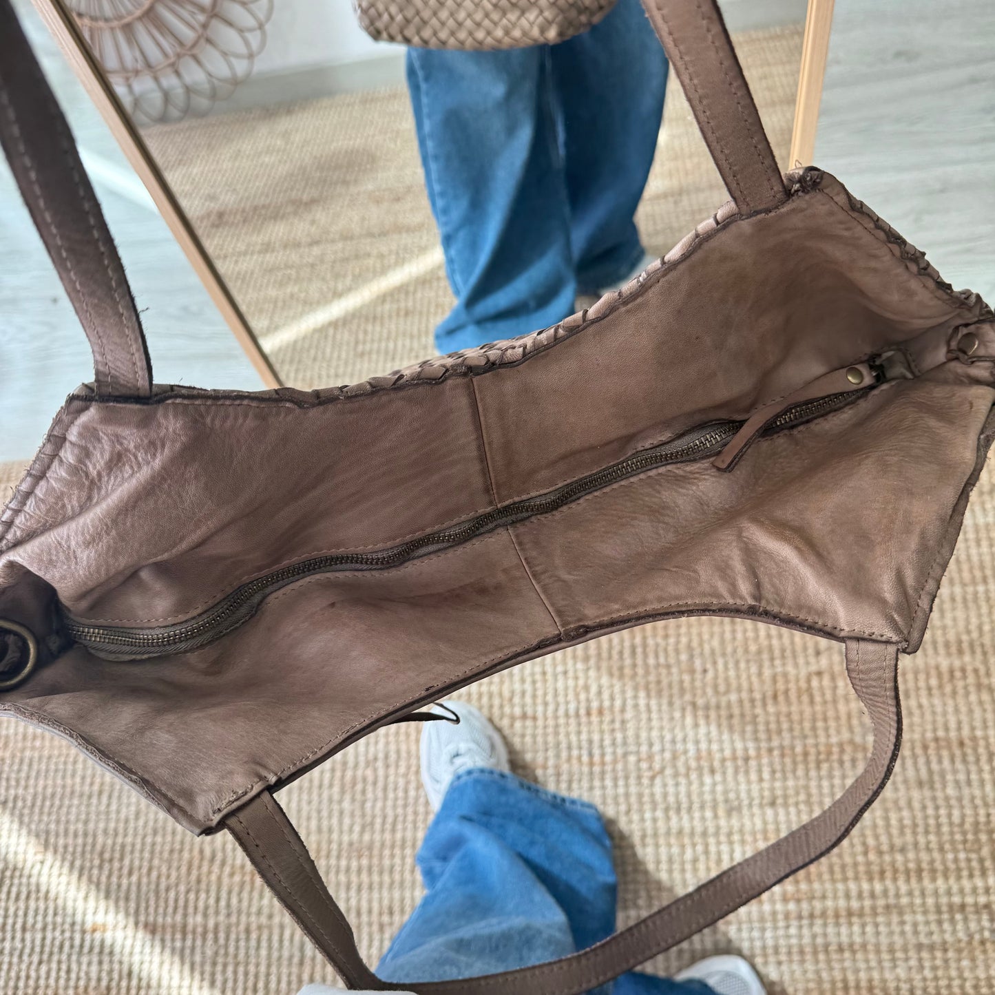 Bolso trapecio piel lavada taupe