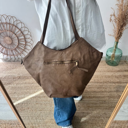 Bolso trapecio piel lavada taupe