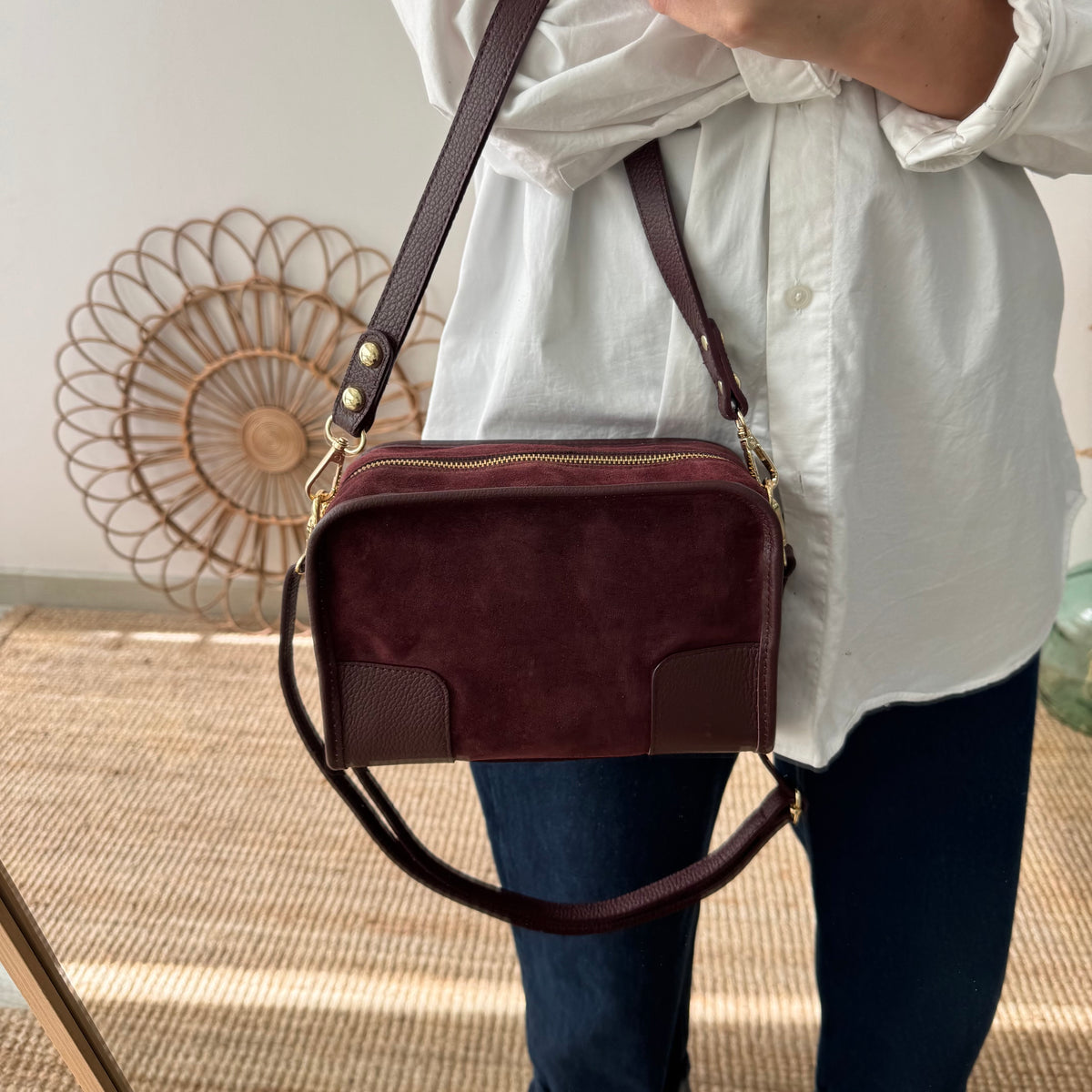 Bolso baúl serraje y piel granate monocolor