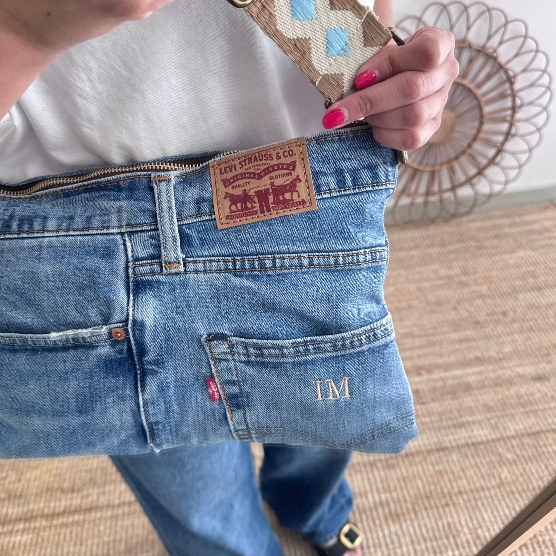 Bandolera denim asas piel taupe iniciales bordadas - Bubbleshopbcn