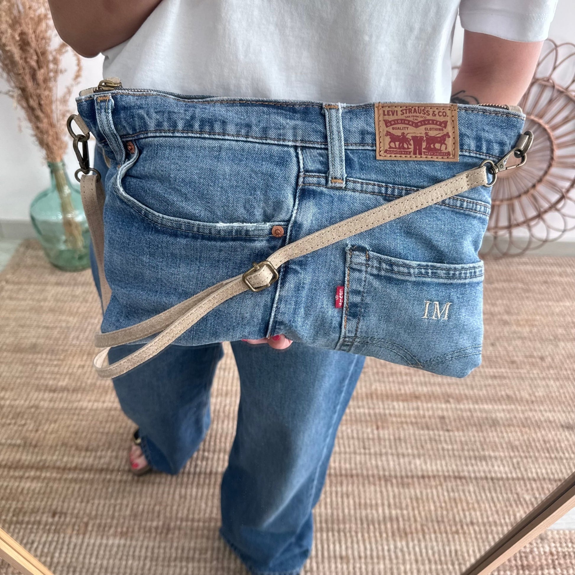 Bandolera denim asas piel taupe iniciales bordadas - Bubbleshopbcn