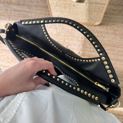 Bolso Hobo en piel y tachuelas negro