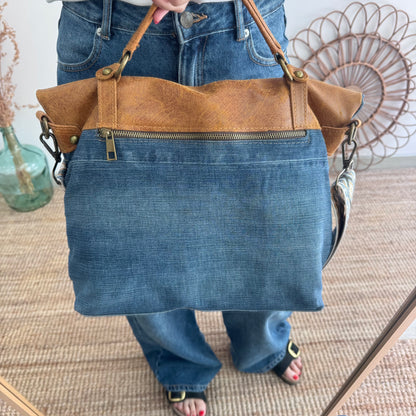 Bolso combinado denim/piel camel iniciales bordadas