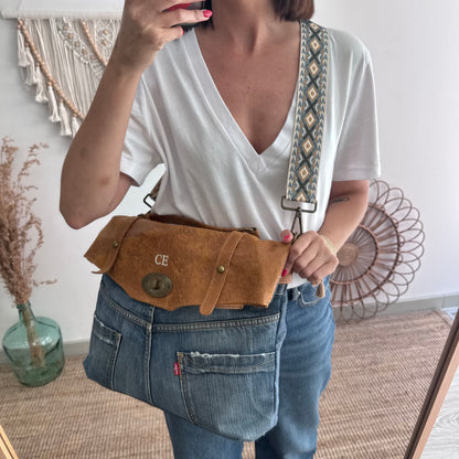 Bolso combinado denim/piel camel iniciales bordadas