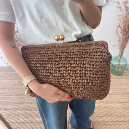 Bolso boquilla trenzado marrón