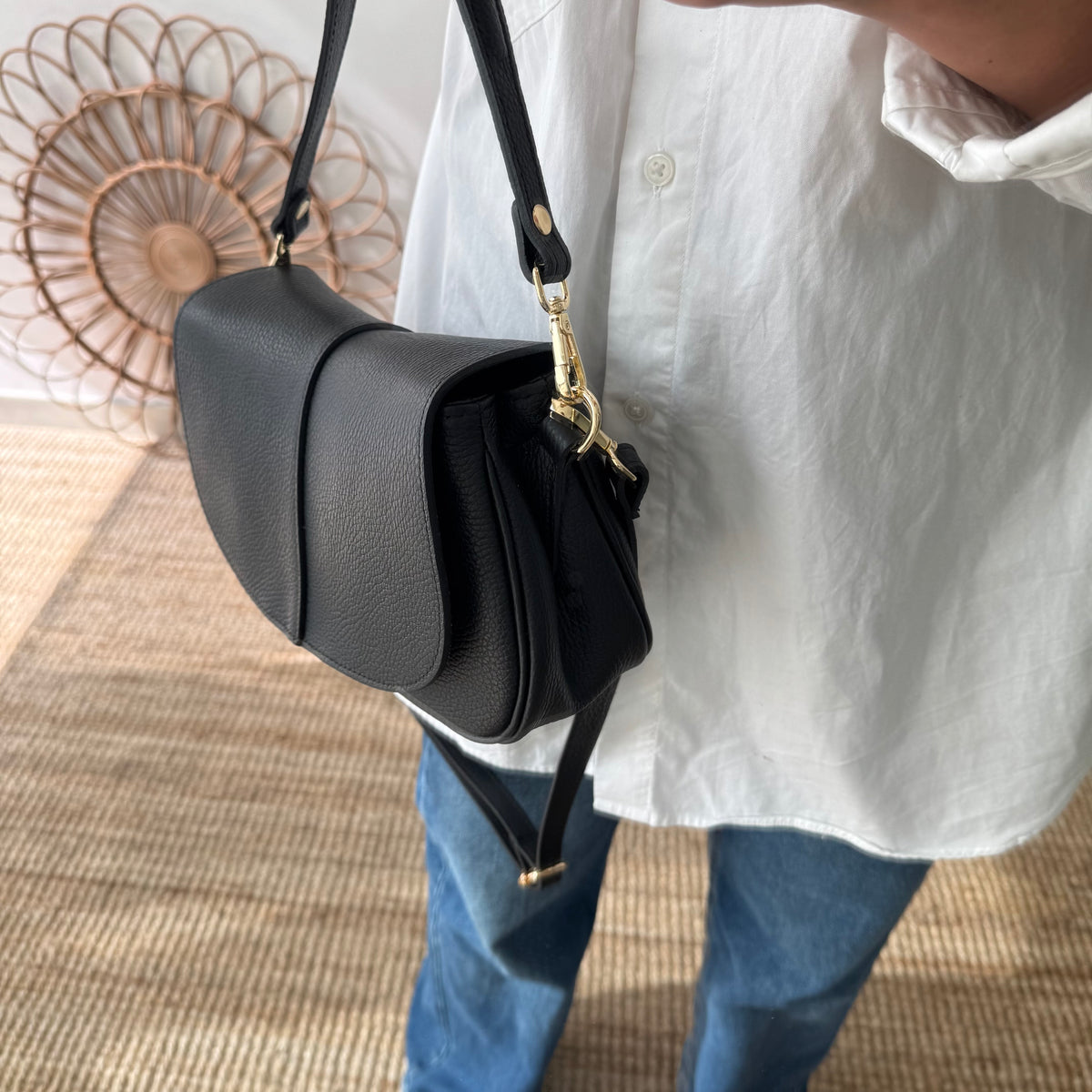 Bolso Bandolera de Piel con Solapa negro