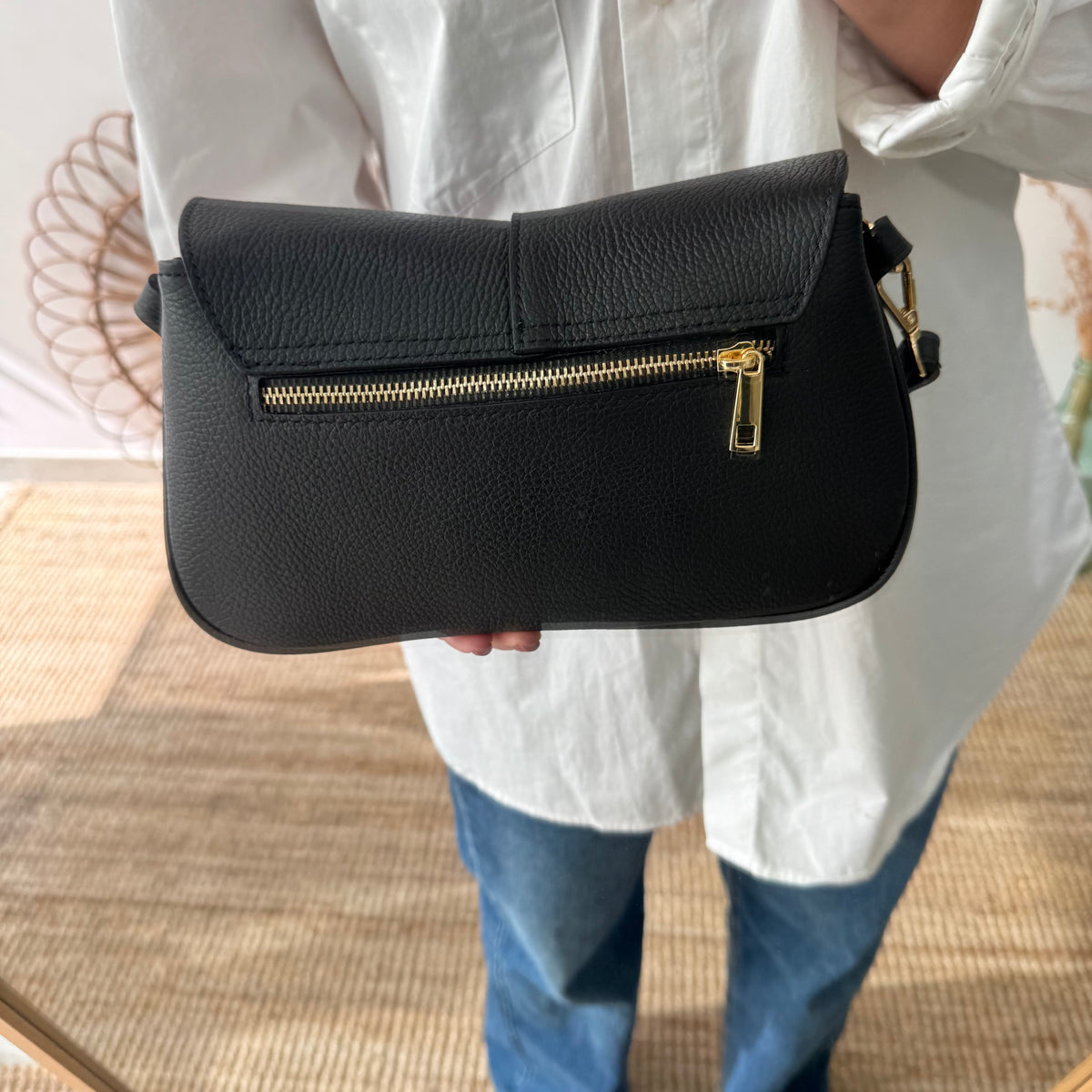 Bolso Bandolera de Piel con Solapa negro
