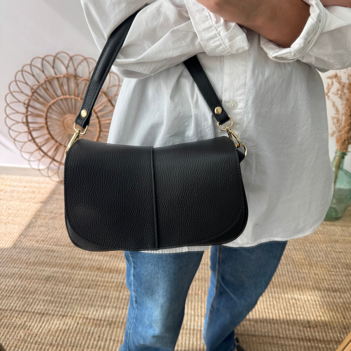 Bolso Bandolera de Piel con Solapa negro