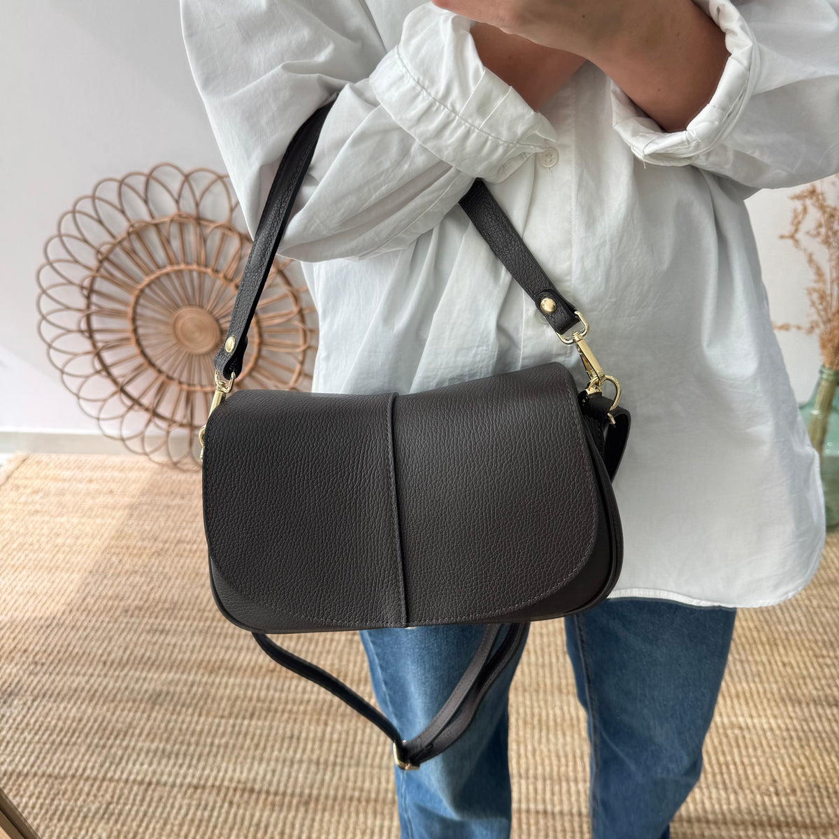 Bolso Bandolera de Piel con Solapa marrón chocolate