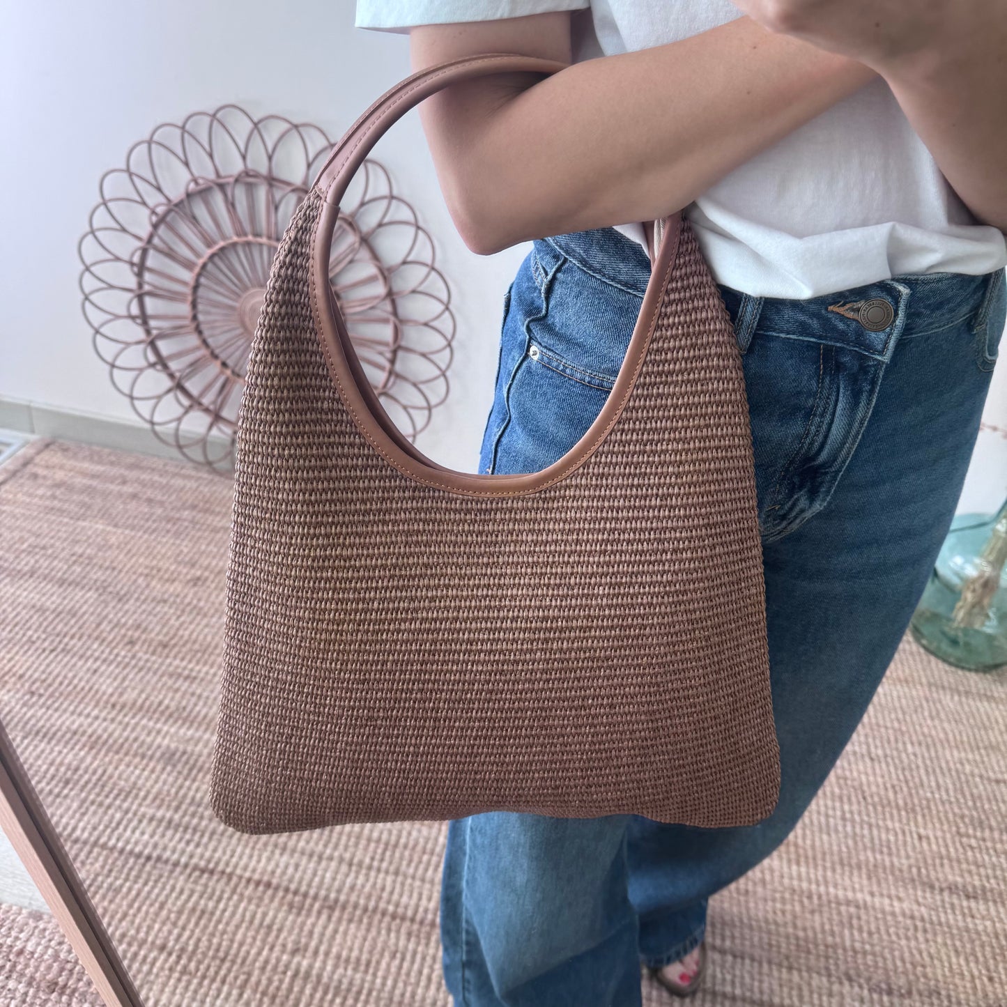 Bolso hobo combinado piel y rafia marrón claro