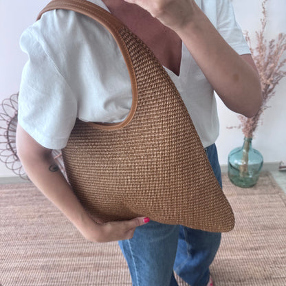 Bolso hobo combinado piel y rafia marrón claro